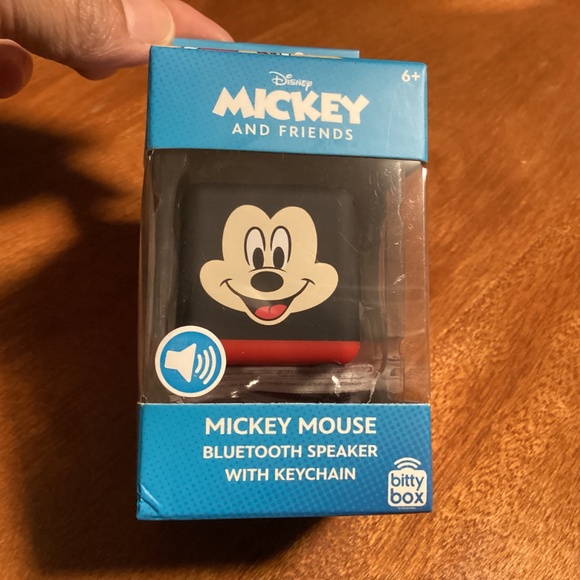 Disney Minnie/Mickey and Friends Bluetooth Speaker with Keychain Bundle New 6+ - Picture 3 of 6
